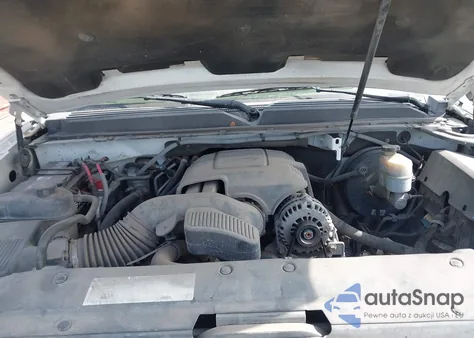 2010 Chevrolet Tahoe Lt z USA, uszkodzony, nr VIN 1GNUKBE0XAR273077